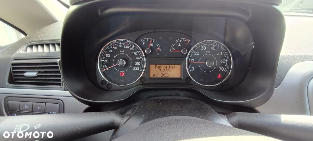 Fiat Punto 1.4 Young - 7