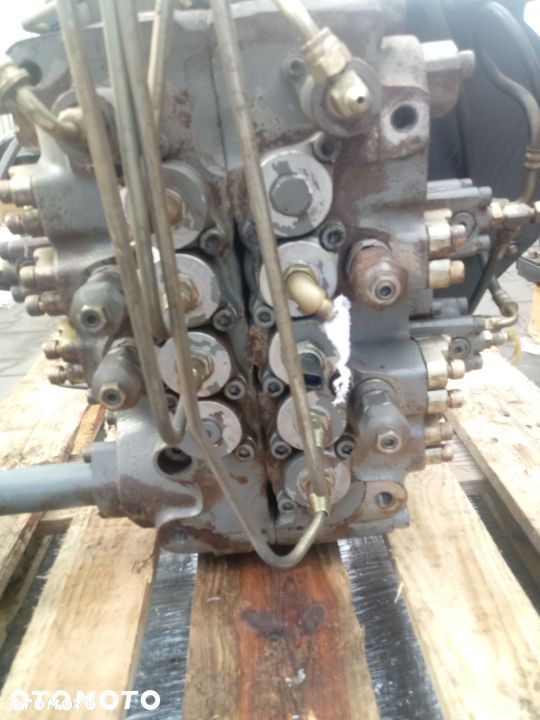 Rozdzielacz Hitachi 210W C0400-60009 05-09 1050 4486321 - 10