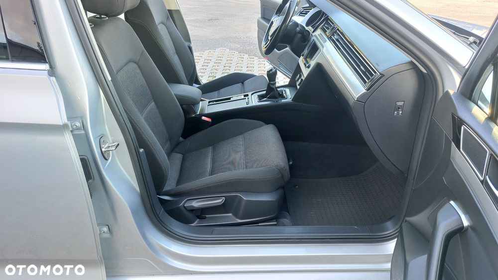 Volkswagen Passat - 24