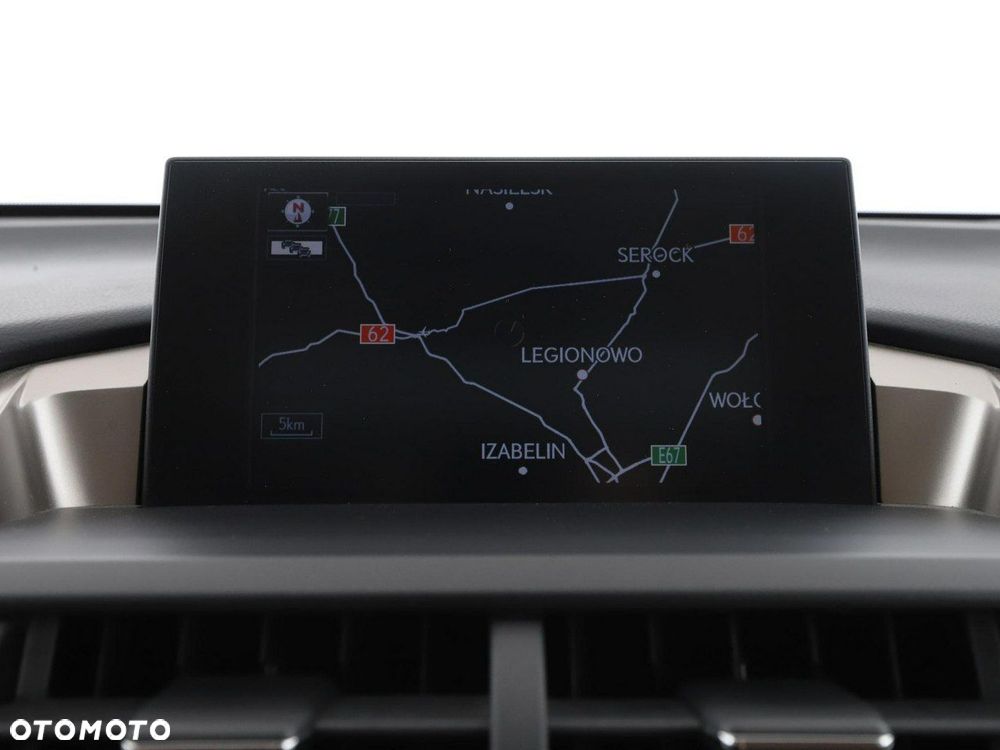 Lexus NX 300h E-FOUR Luxury Line - 23