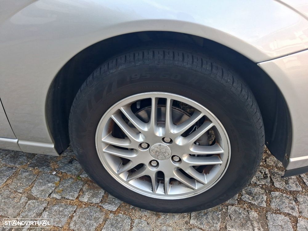 Ford Focus SW 1.6 Ghia - 41