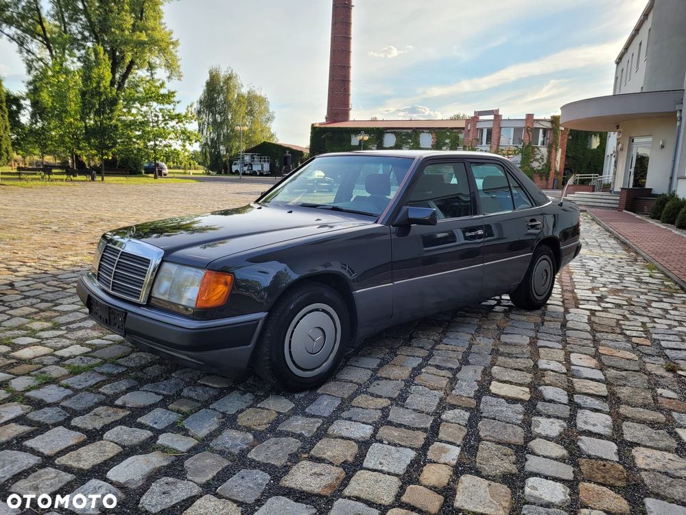 Mercedes-Benz 280 - 4