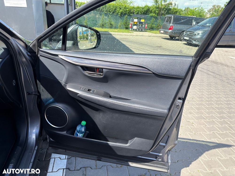 Lexus Seria NX 300h E-FOUR Luxury Line - 24