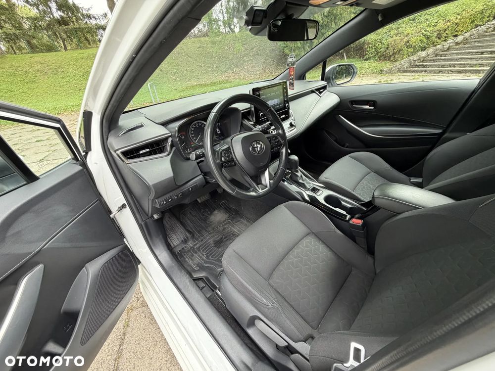 Toyota Corolla 1.8 Hybrid Comfort - 38