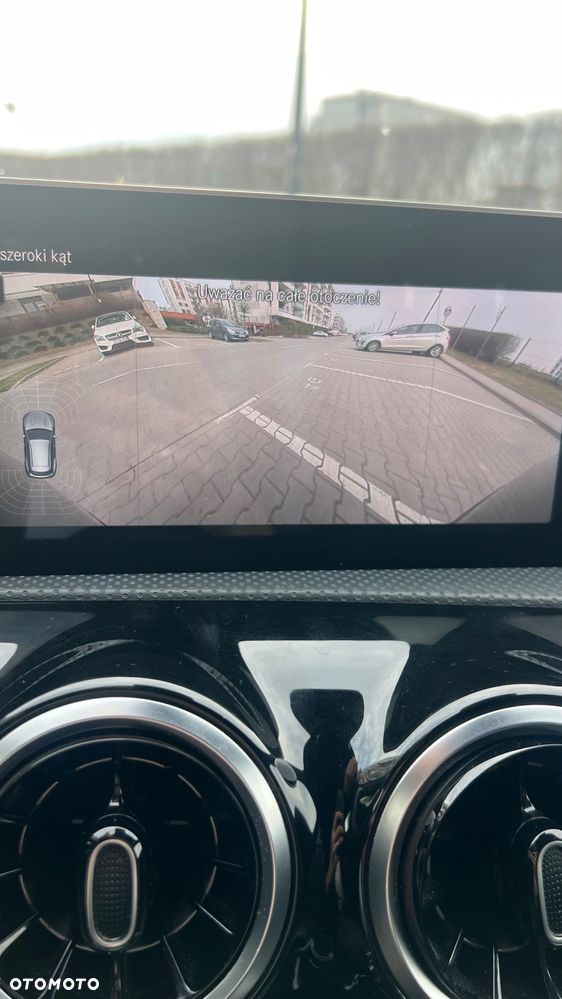Mercedes-Benz CLA 180 7G-DCT - 22