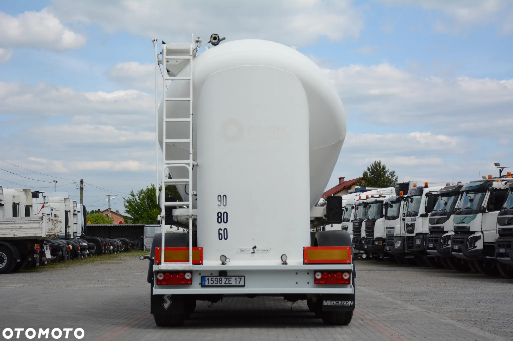 Spitzer SF 2437 PI / Cementonaczepa / 2008r / 37000l / 3 komorowa / Bardzo dobry stan - 9