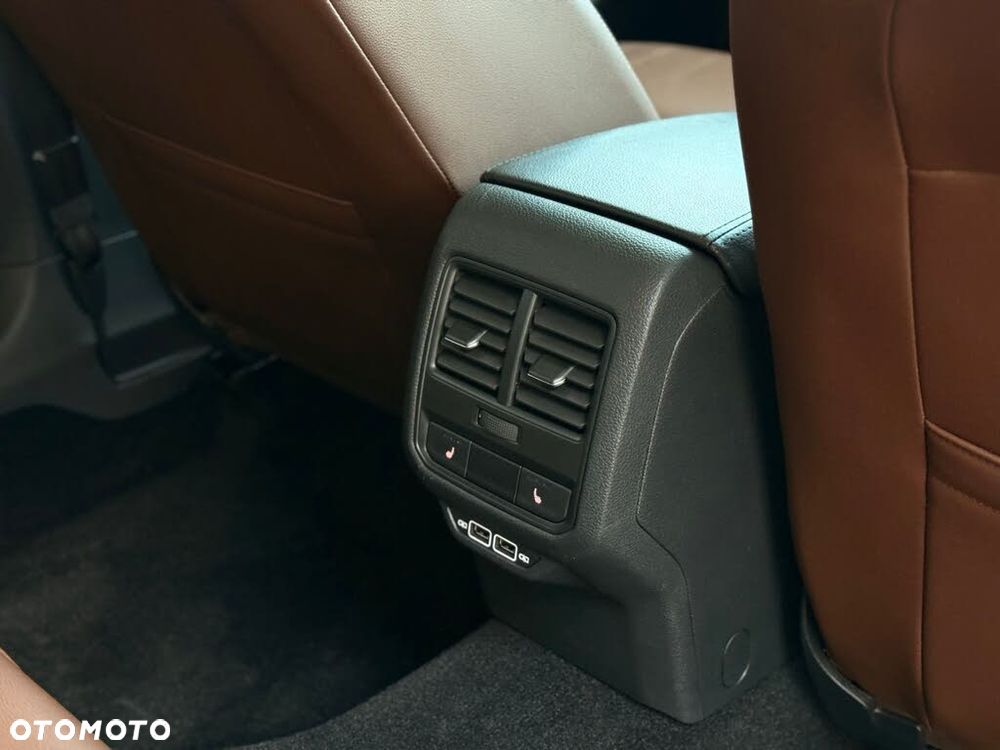 Volkswagen Passat 2.0 TSI Business DSG - 14