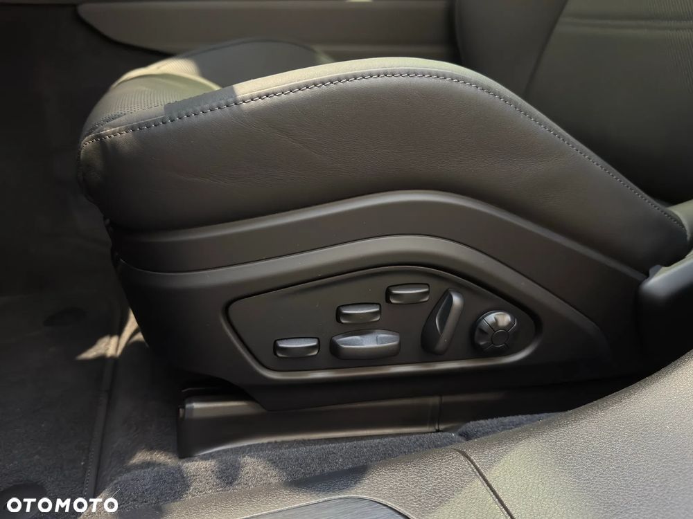Porsche Panamera Turbo E-Hybrid PHEV - 14