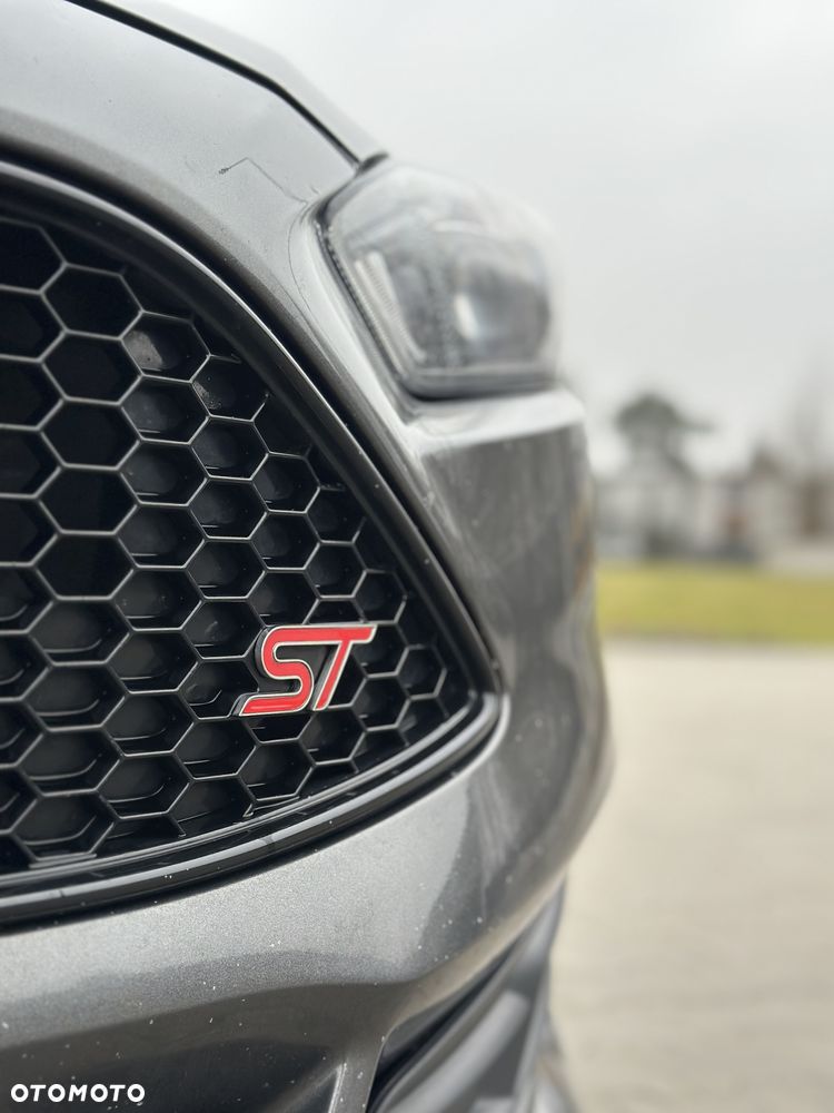 Ford Focus 2.0 EcoBoost ST - 10