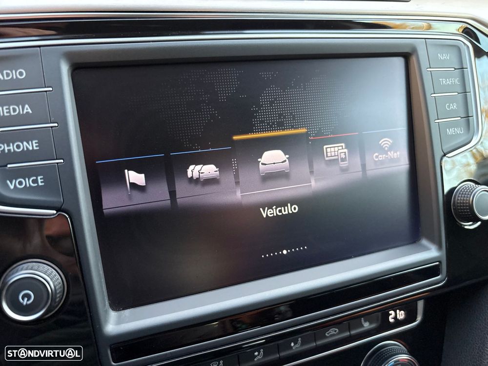 VW Passat Variant 2.0 TDi Highline DSG - 34