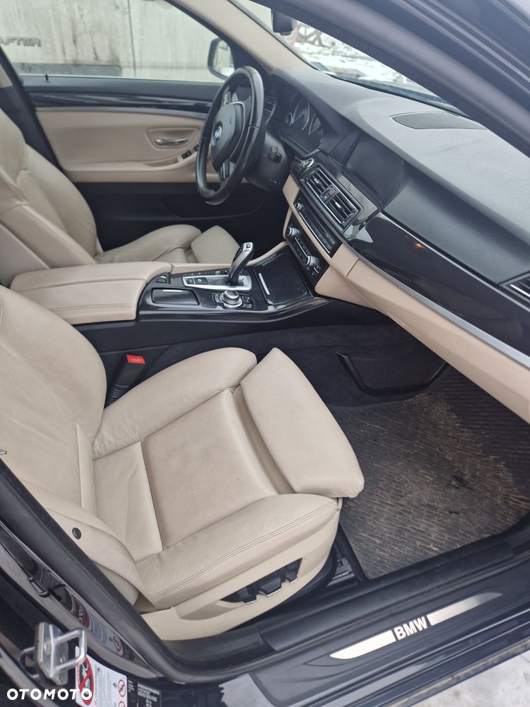 BMW Seria 5 528i xDrive - 9
