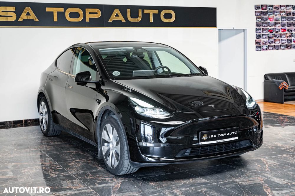 Tesla Model Y Long Range Dual Motor AWD - 10