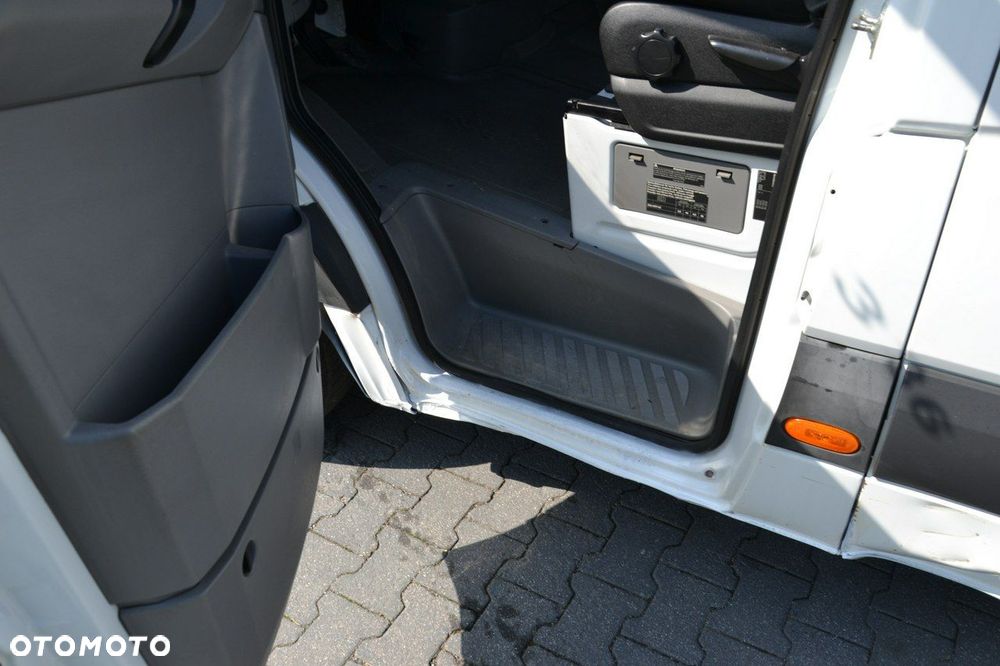 Mercedes-Benz Sprinter - 11