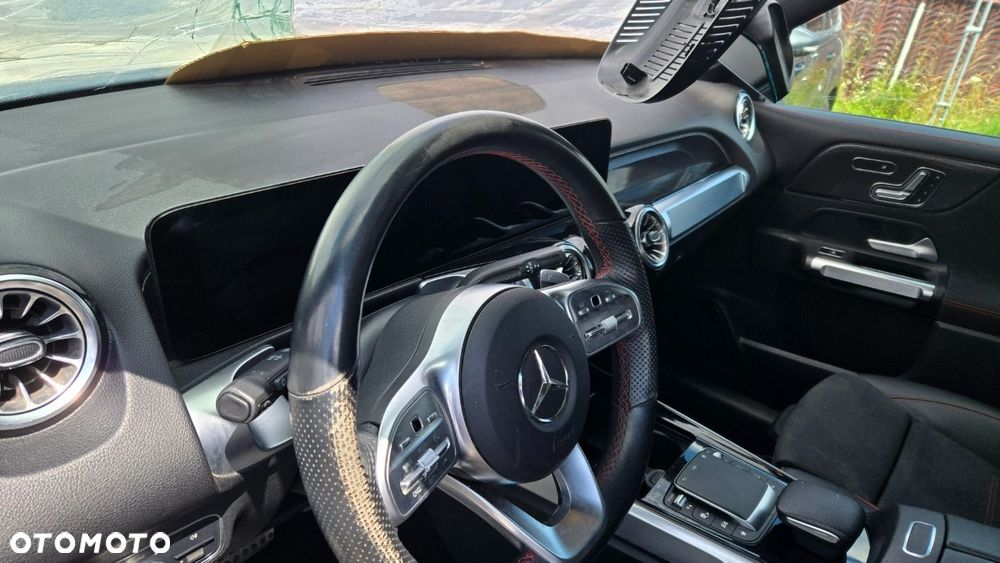 Mercedes-Benz GLB - 21