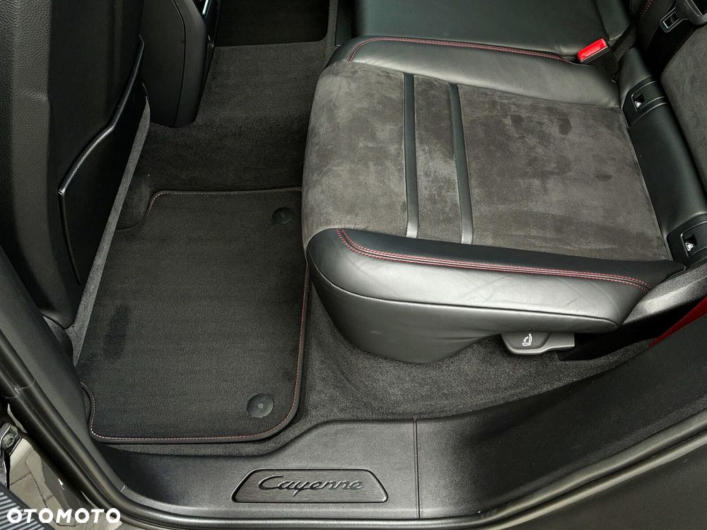 Porsche Cayenne - 36