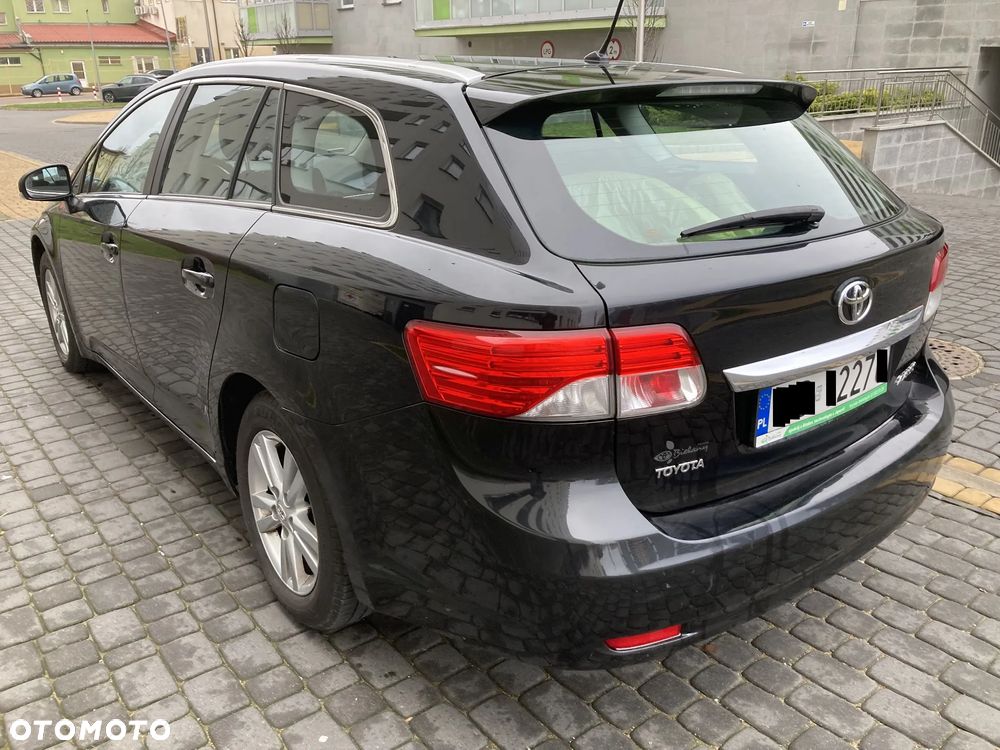 Toyota Avensis 2.0 D-4D Sol - 4