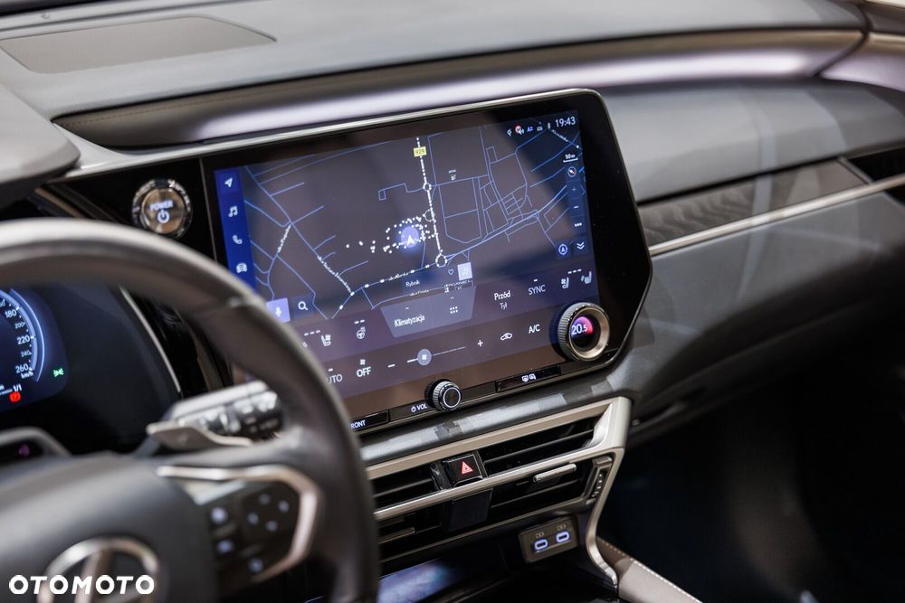 Lexus RX 450h+ Omotenashi - 27