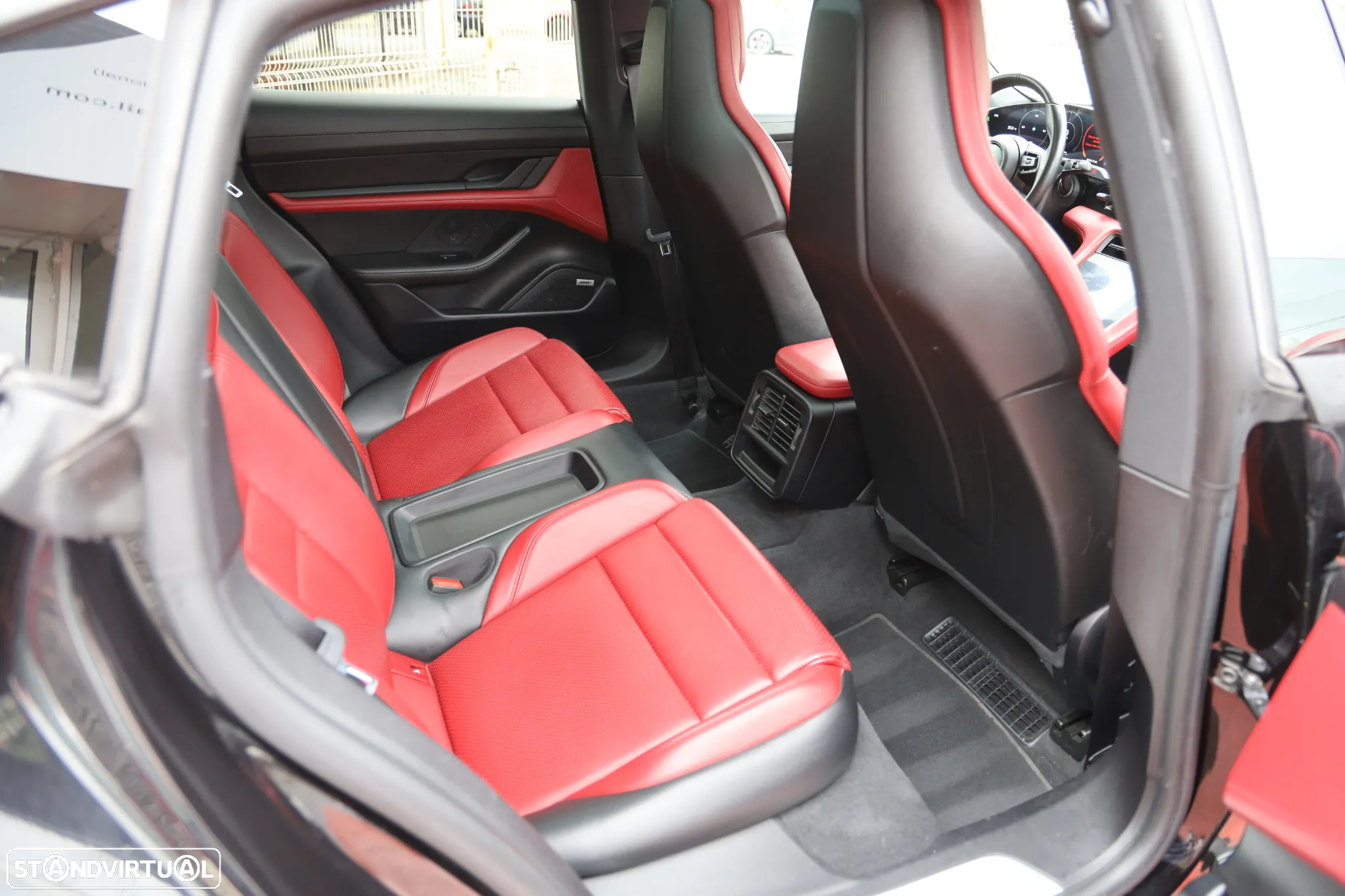 Porsche Taycan 4S - 16