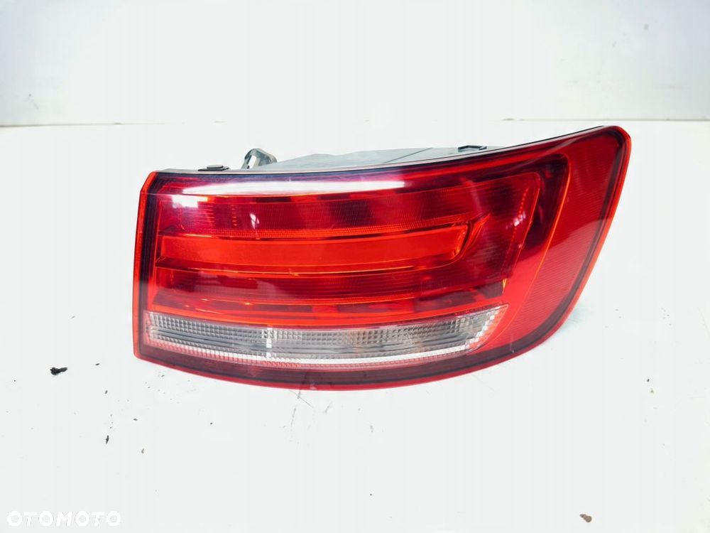 LAMPA PRAWY TYŁ W BŁOTNIK AUDI A4 B9 SEDAN 8W5945070A ZWYKŁA - 1