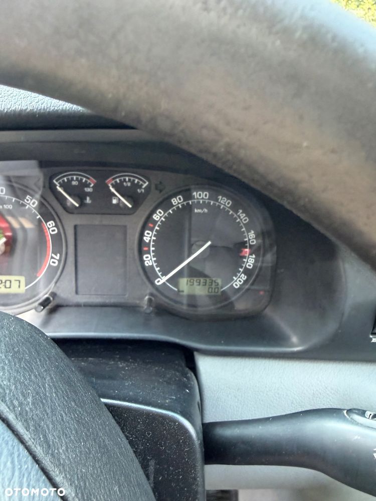 Skoda Octavia 1.6 Classic - 9