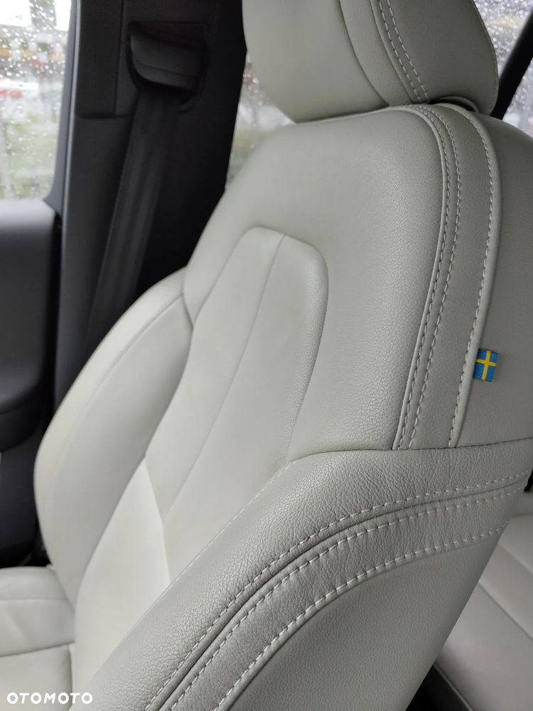 Volvo XC 40 T2 Momentum Pro - 13