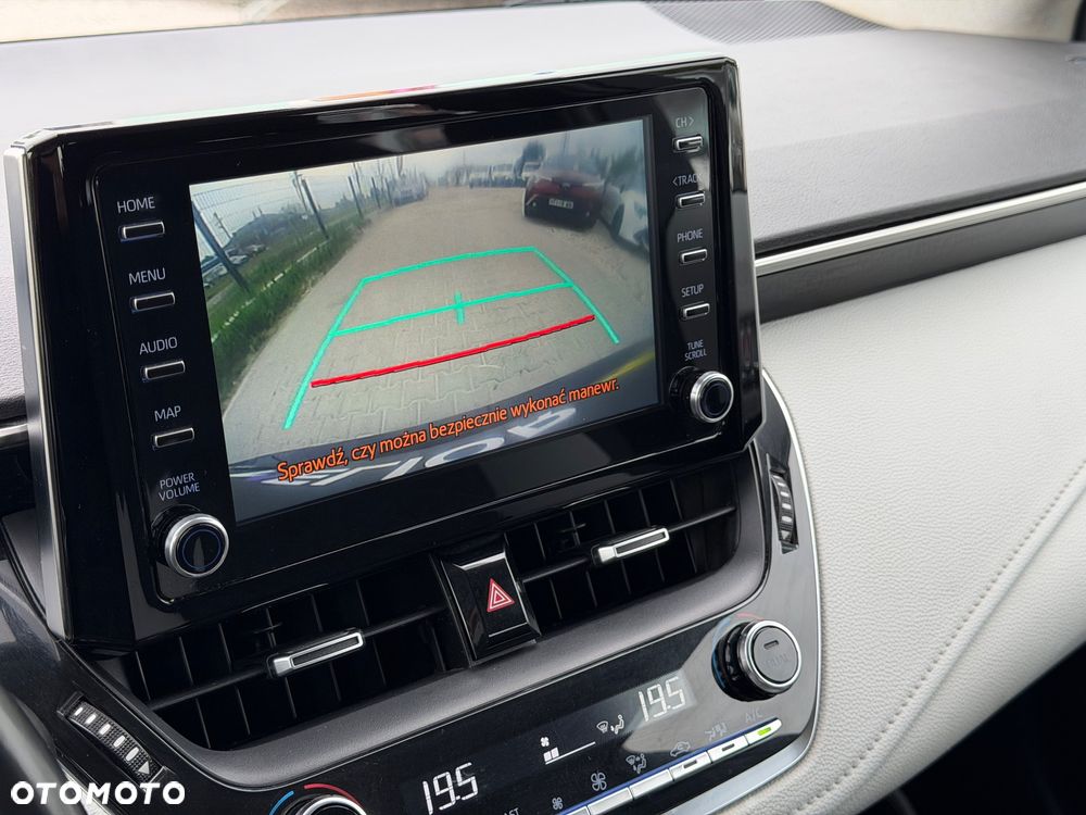 Toyota Corolla 1.8 Hybrid Comfort - 18