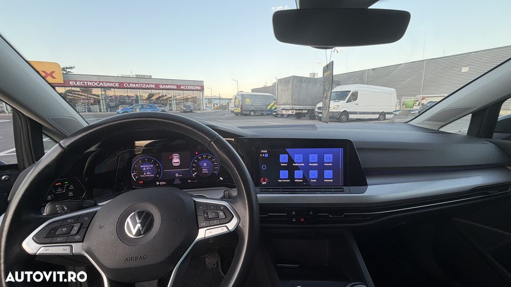 Volkswagen Golf 1.5 TSI ACT Life - 26