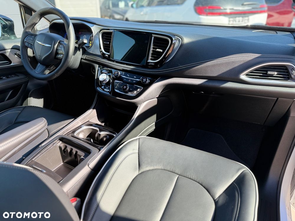 Chrysler Pacifica - 18