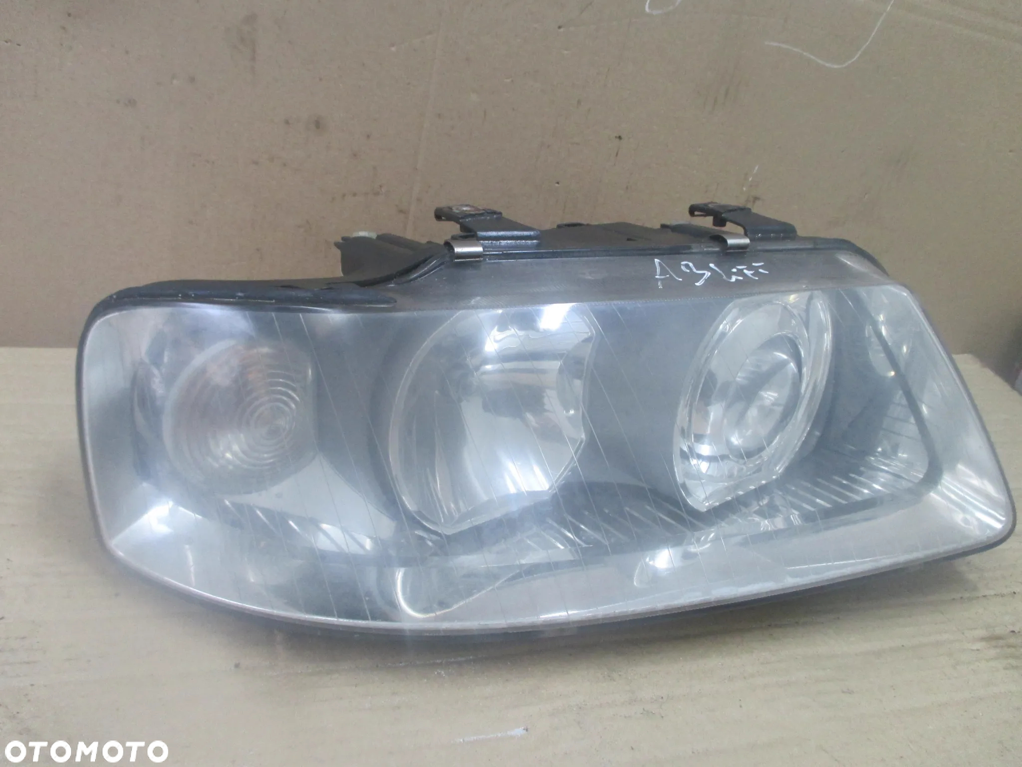 lampa prawa Audi A3 8L Hella Europa orginał - 2