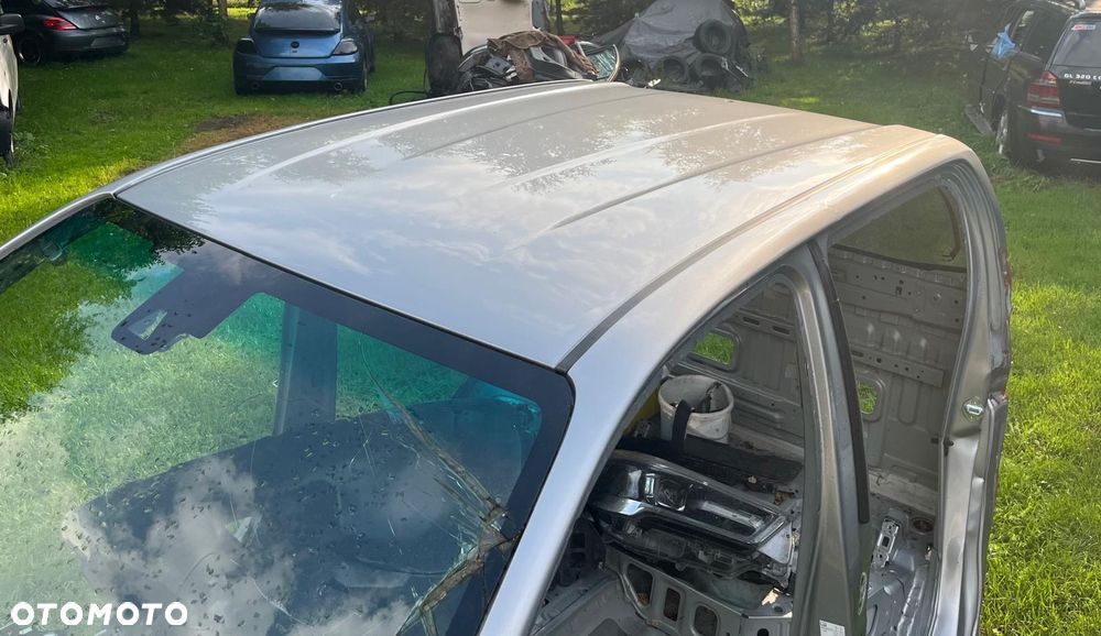 Toyota Hilux 8 2022r. Dach słupek próg ćwiartka kabina paka - 2
