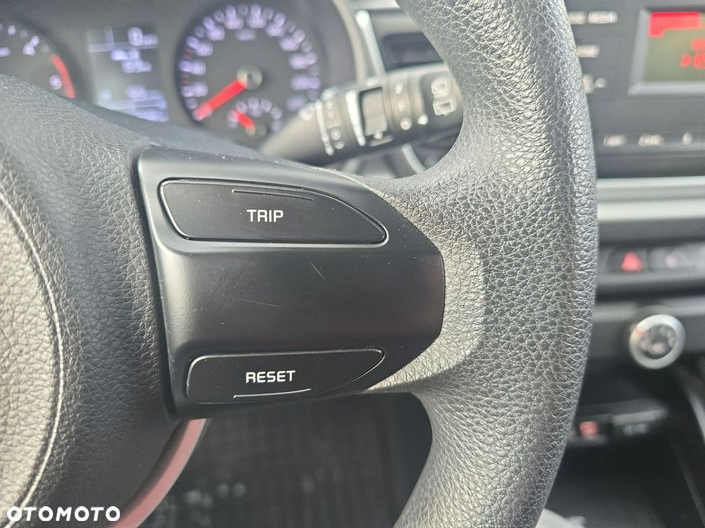 Kia Rio - 21