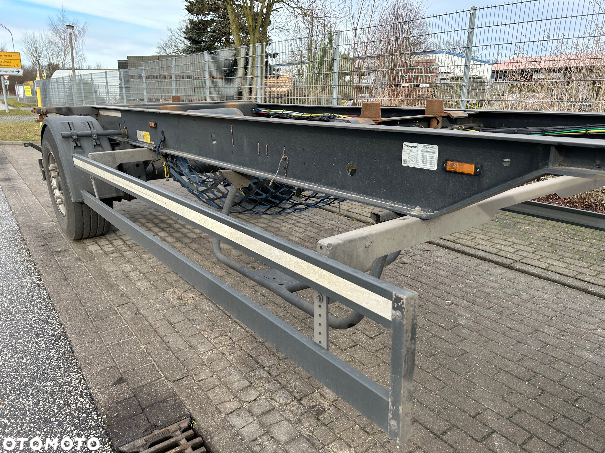 Krone BDF z Niemiec ładne opony stan BDB pod kontener podkontenerowa dyszel - 4