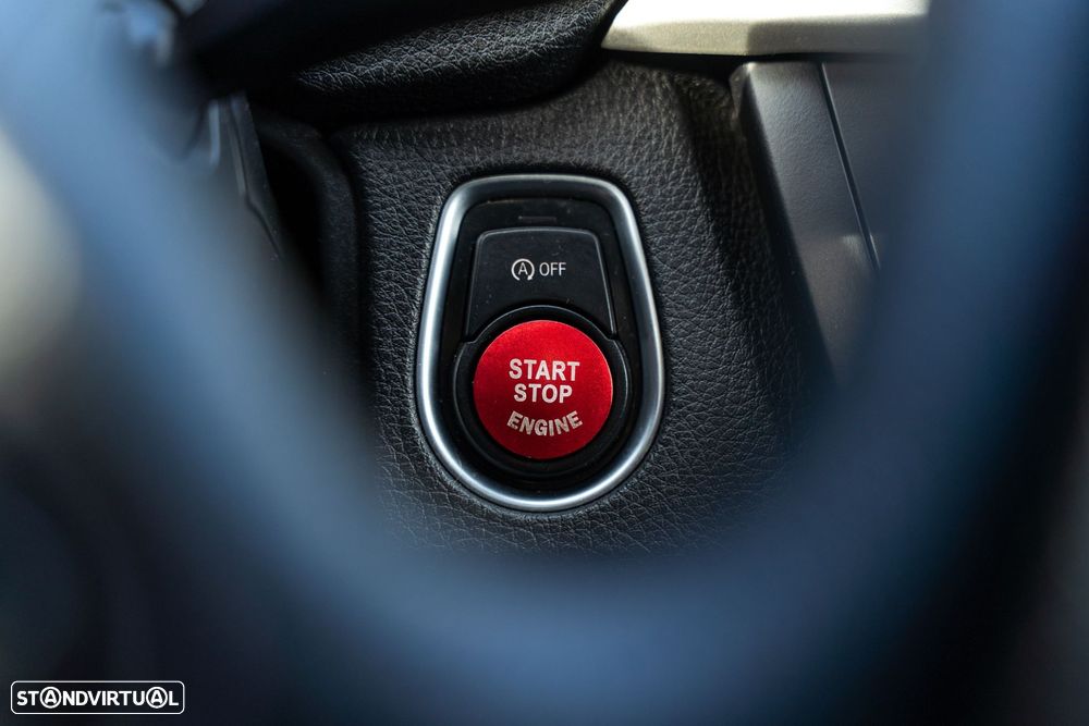 BMW 318 d Line Sport - 25