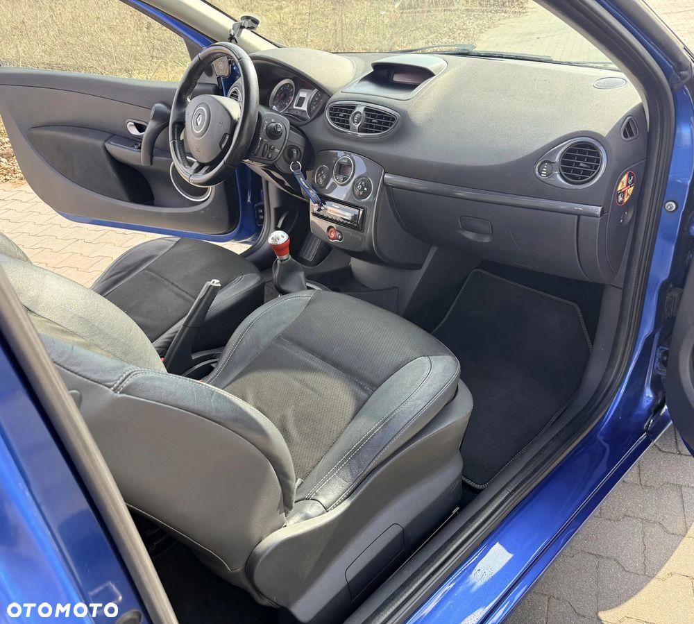 Renault Clio - 9