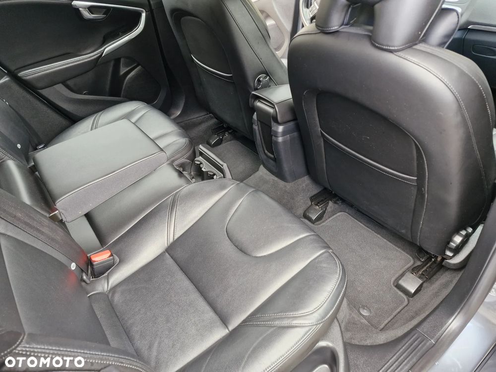 Volvo V40 D2 Inscription - 33