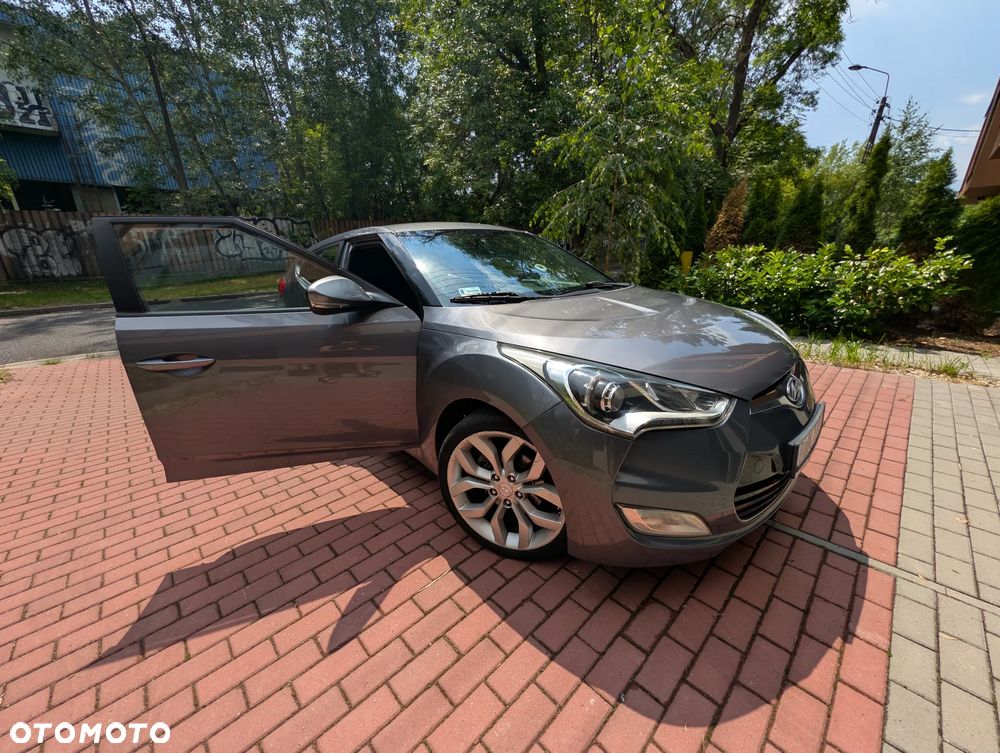 Hyundai Veloster 1.6 GDI Comfort - 13