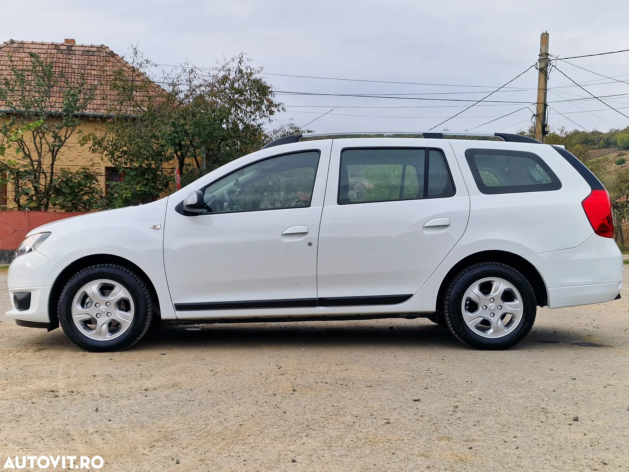 Dacia Logan MCV TCe 90 Celebration - 12