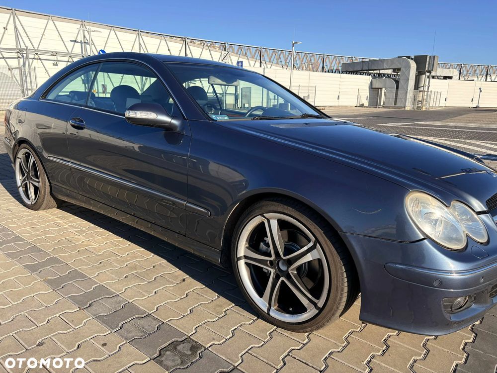 Mercedes-Benz CLK - 18