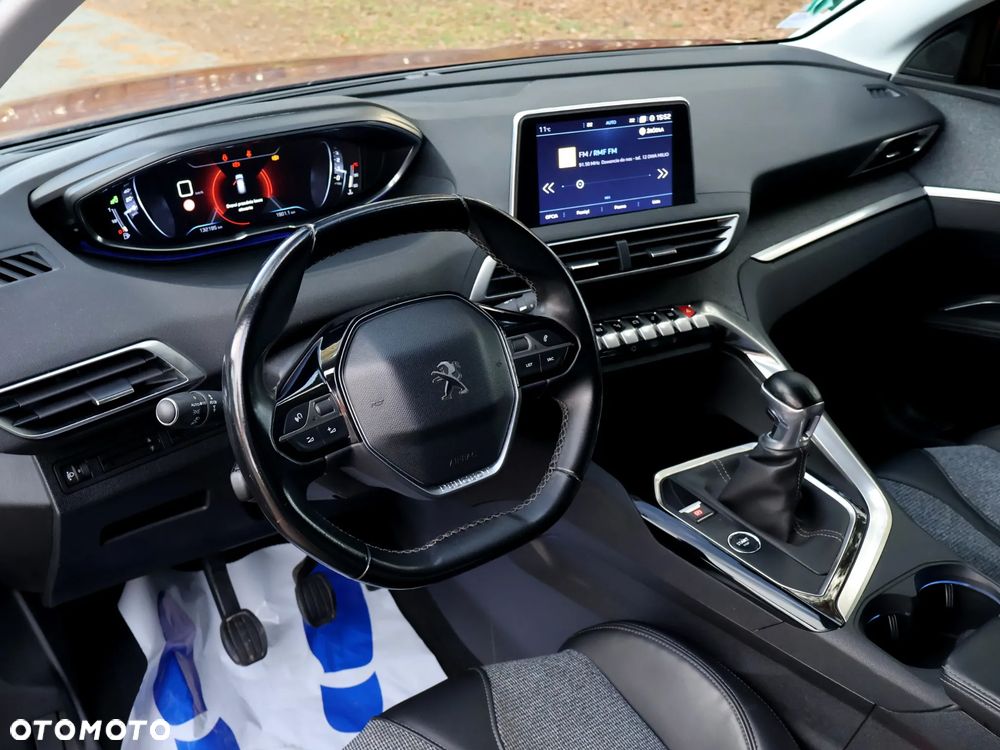 Peugeot 3008 1.2 PureTech Allure - 4