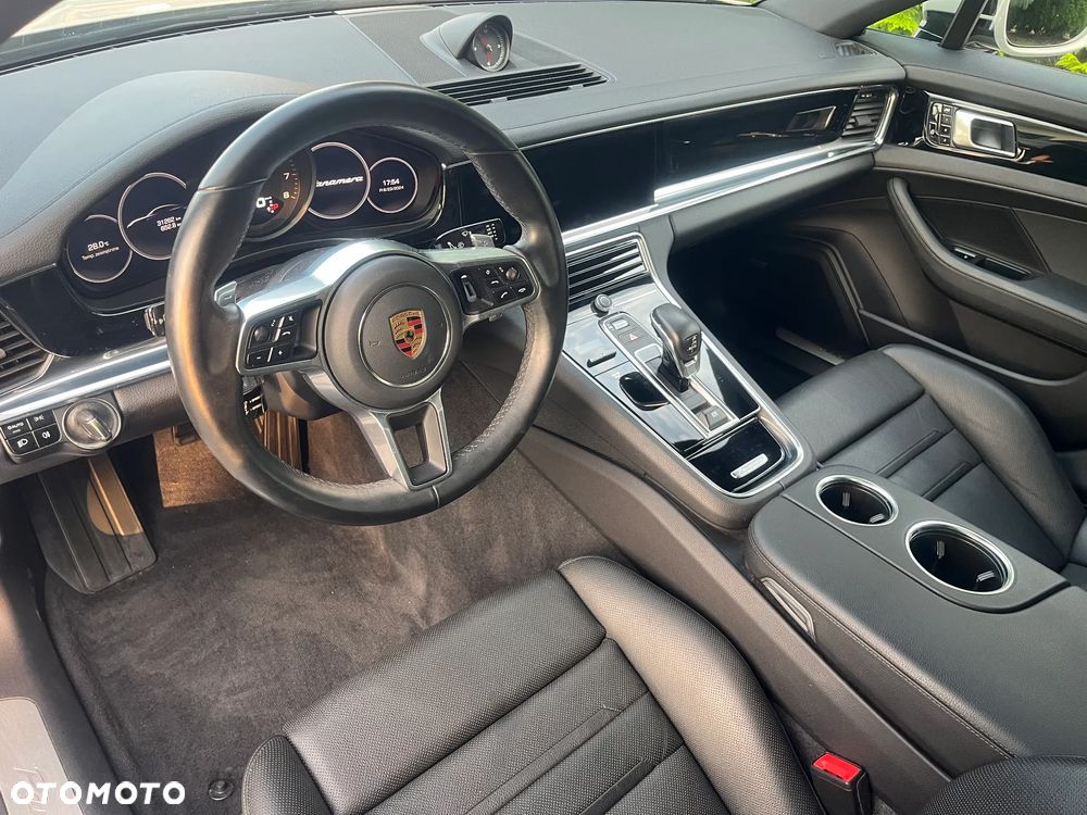 Porsche Panamera Standard - 16