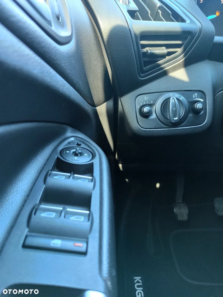 Ford Kuga - 30