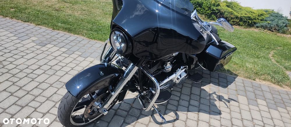 Harley-Davidson Touring Street Glide - 14