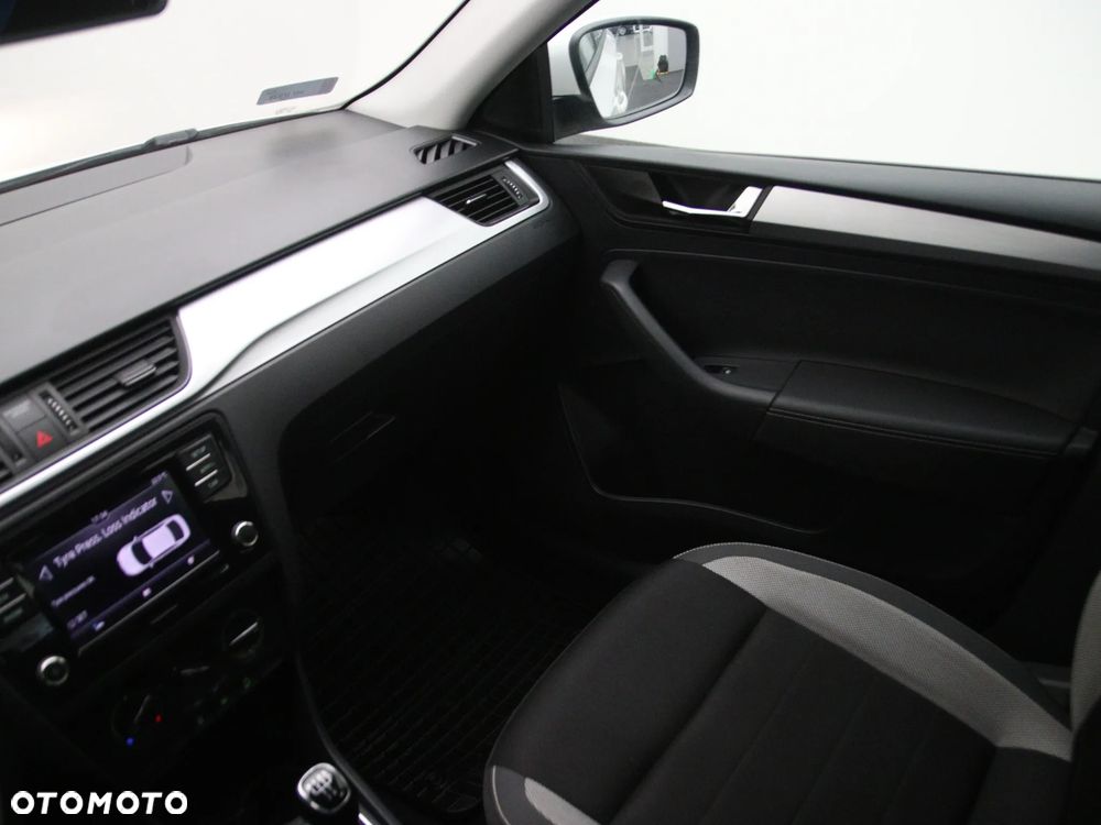 Skoda RAPID 1.4 TDI DPF Clever - 23