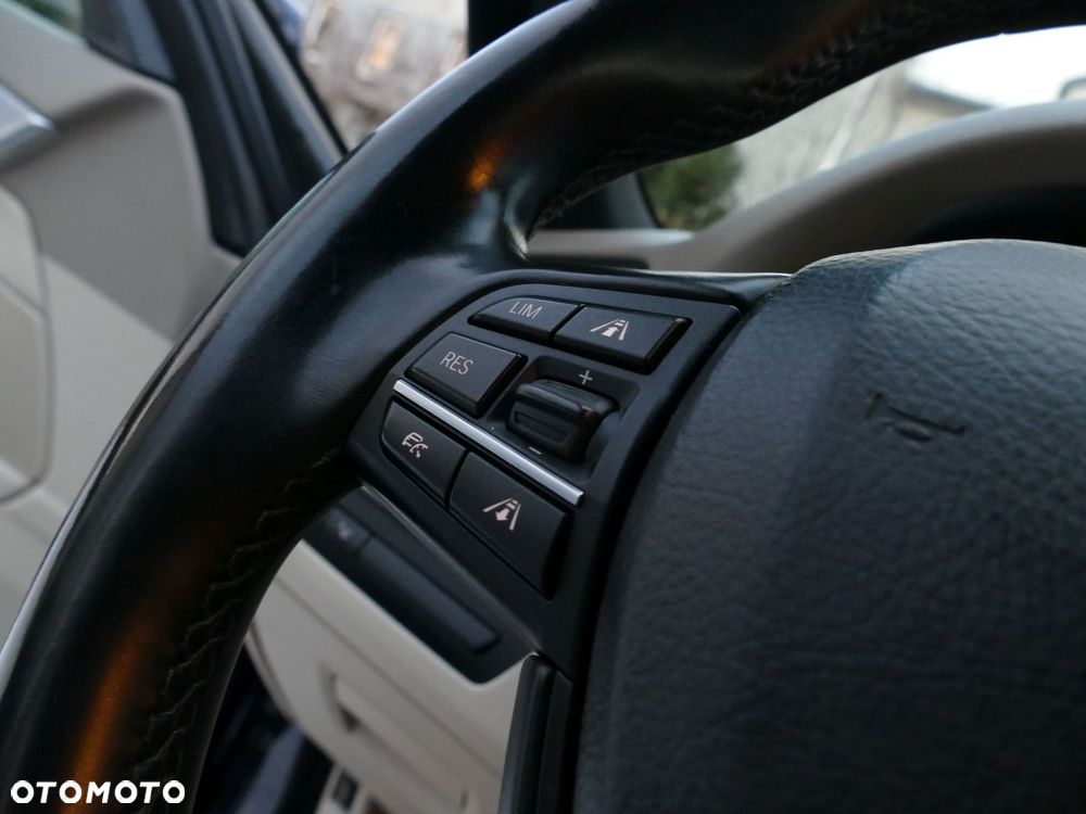 BMW Seria 5 535d xDrive Sport-Aut Luxury Line - 28