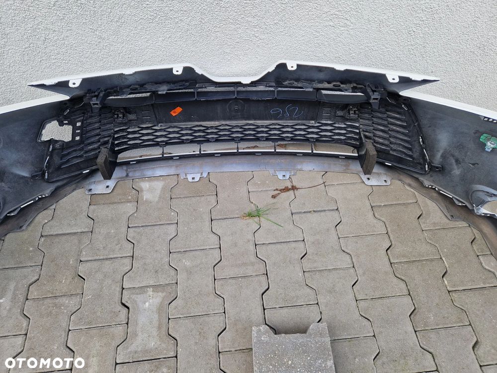 Zderzak Toyota Corolla XII E210 E21 sedan - 14