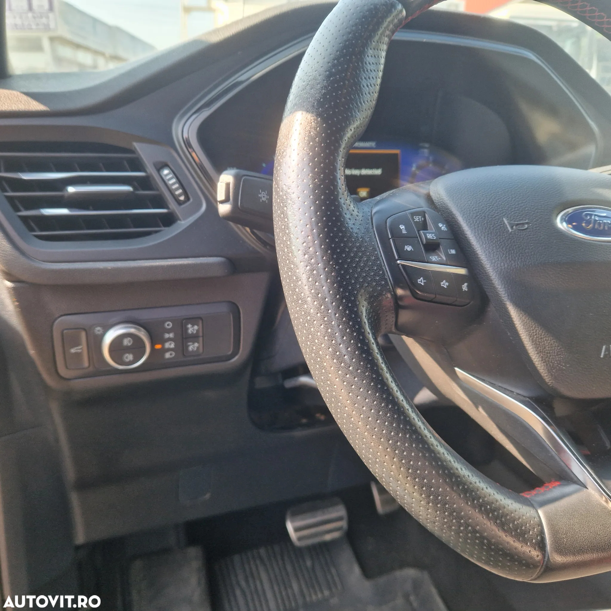 Ford Kuga 2.0 EcoBlue 4x4 Aut. ST-LINE - 13