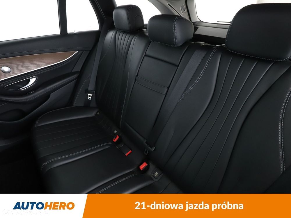 Mercedes-Benz Klasa E 220 d 4-Matic 9G-TRONIC - 15