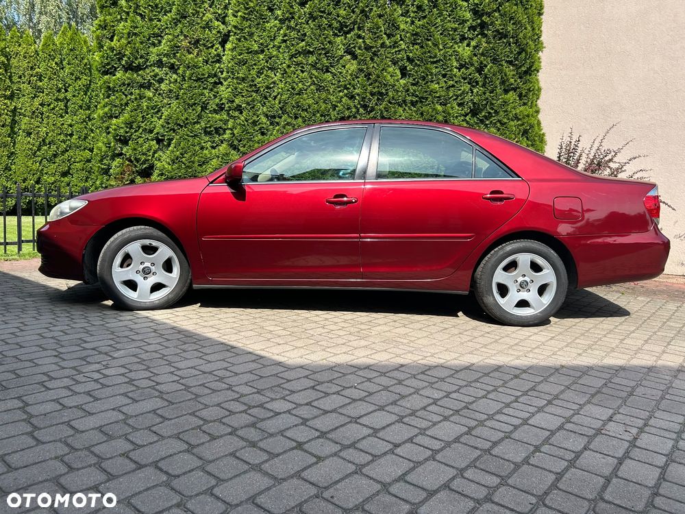 Toyota Camry - 6