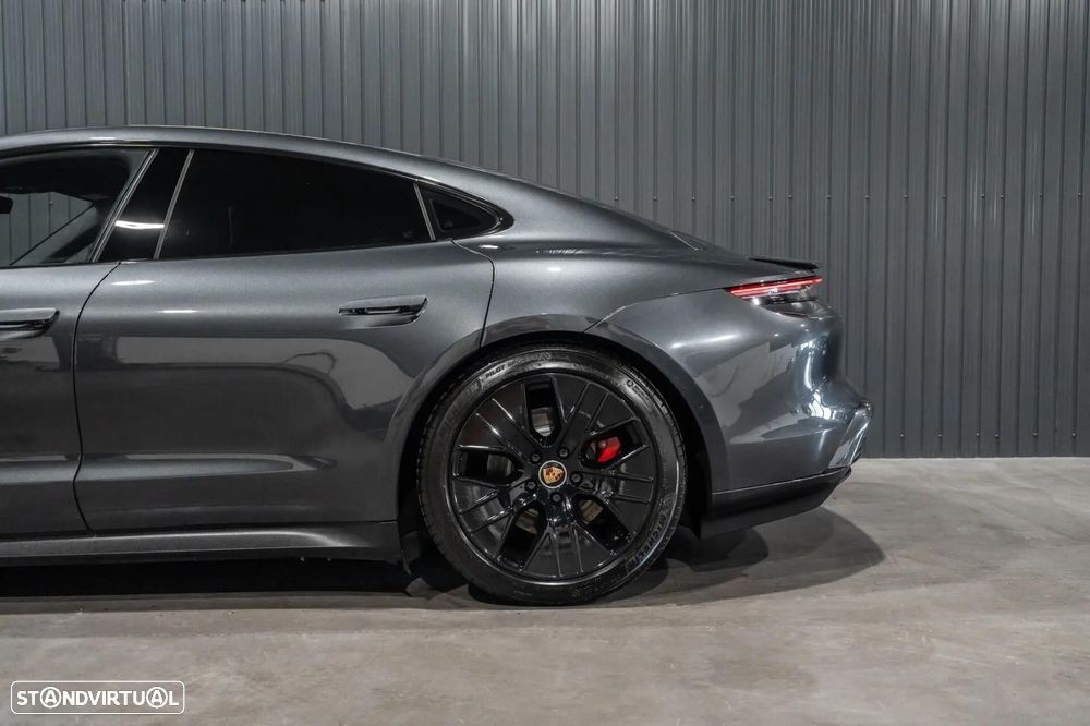 Porsche Taycan 4S - 27