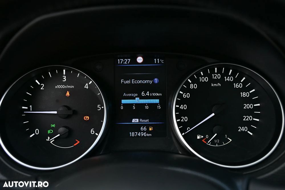 Nissan Qashqai 1.7 dCi TEKNA - 34